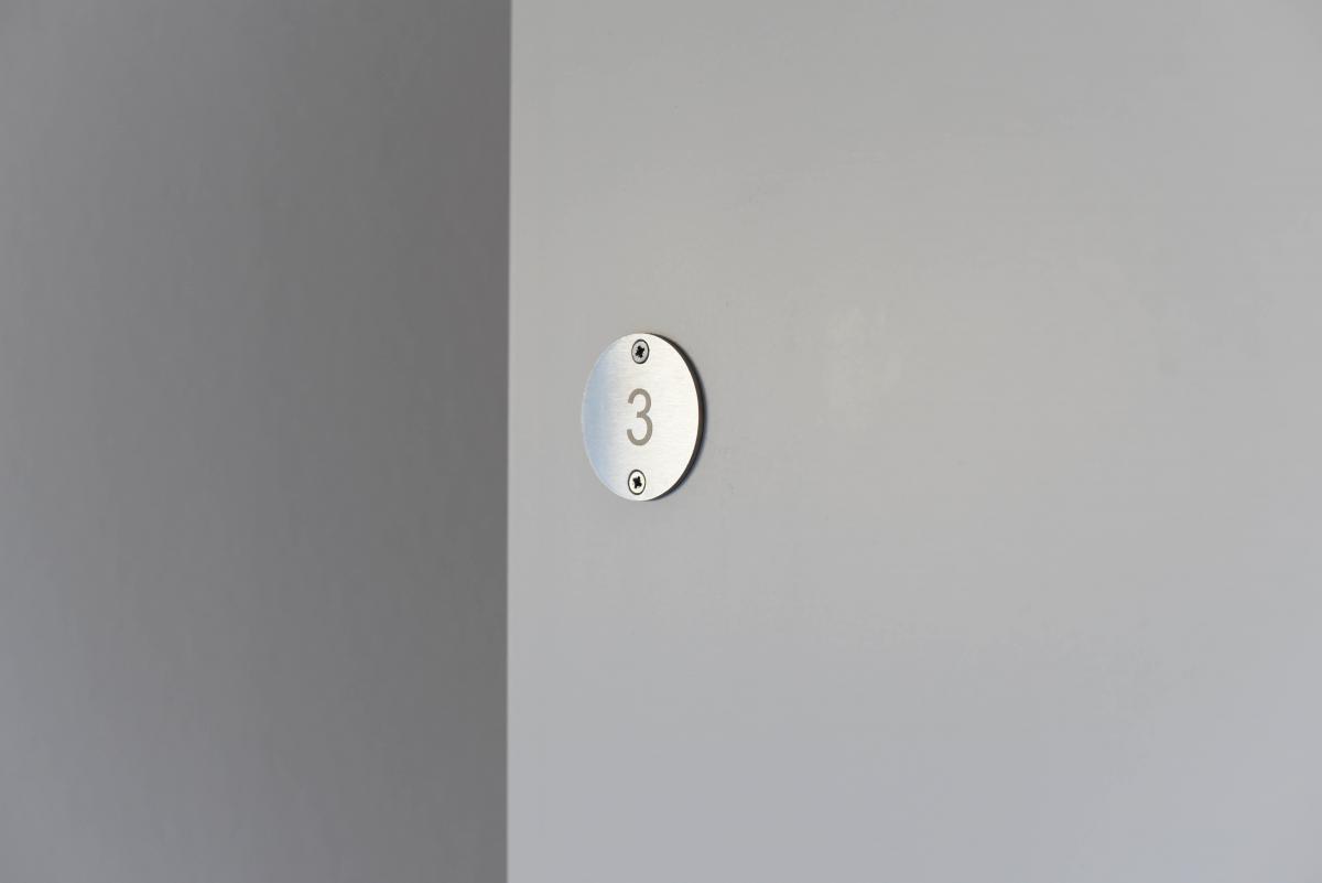 Interieur - Kamernummering - Inox rechtlijnig geborsteld - Gravure