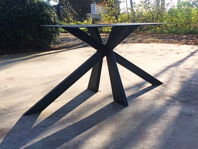 Tafels en onderstellen - Onderstel eettafel - Staal gelakt