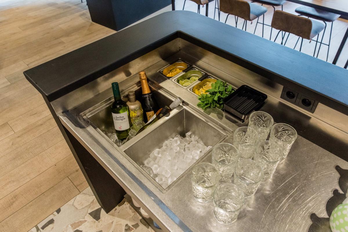 Keuken Horeca - Werkblad bar - IJsemmer - Inox excentrisch geschuurd