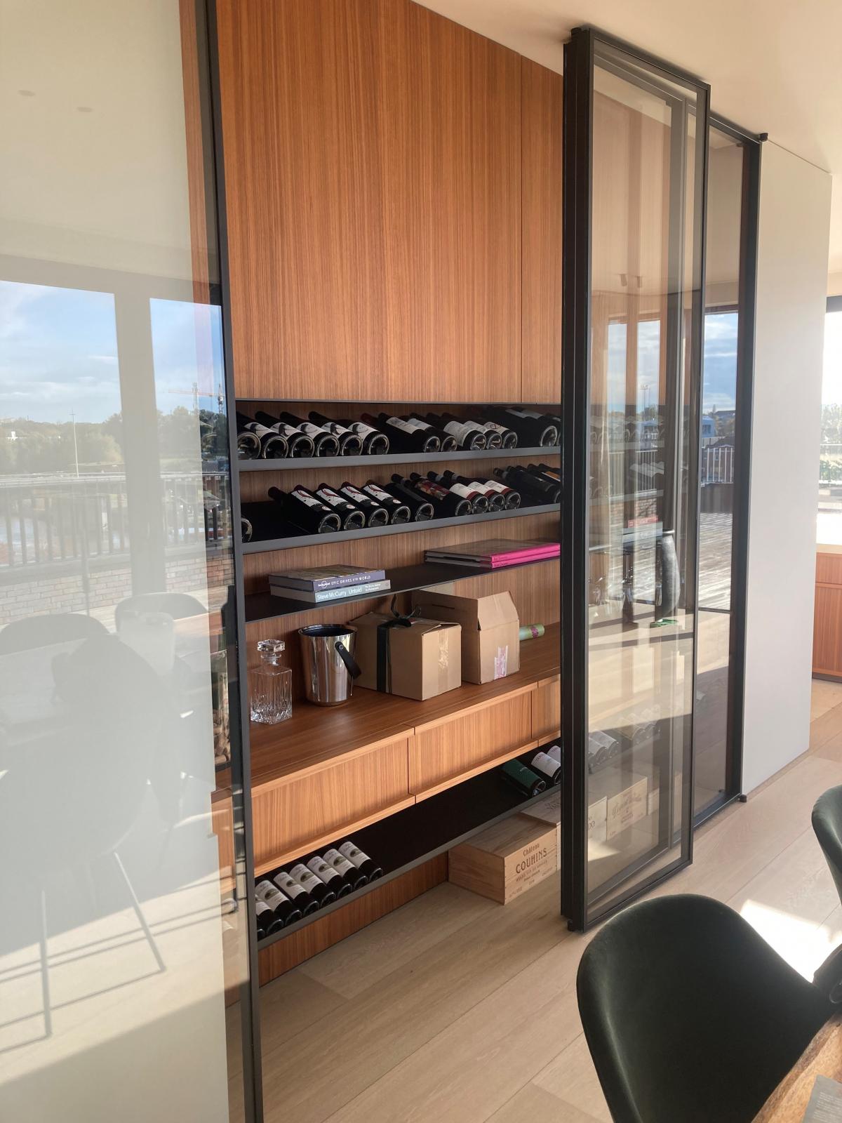 Barkastdeuren+ legplanken + glazenhouder - Inox gelakt