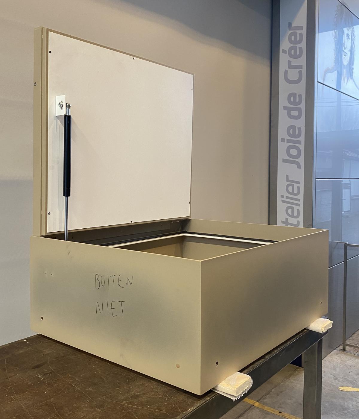 0036256 Zolderluik - Tegel - Inox gelakt 2 kleuren - Manueel - Binnen - Verlengd