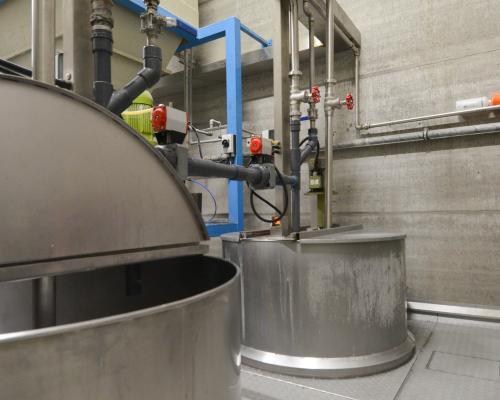 Platform incl. trap, trapleuning, ketels, vloerluiken - Traanplaat - Inox
