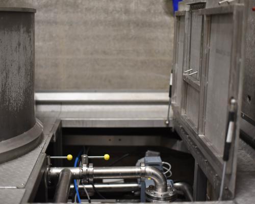 0023582 Vloerluik - Traanplaat - Inox - Binnen - Met gasveren