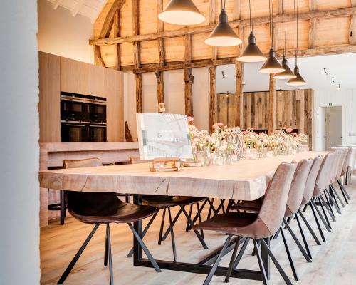 Tafels en onderstellen - Eettafel - Staal gelakt