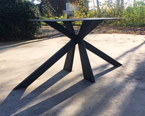 Tafels en onderstellen - Onderstel eettafel - Staal gelakt