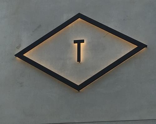 Belettering - Buiten - Logo - Led - Inox gelakt