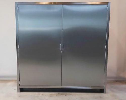 Opbergen - Kast - Dubbele deur - Legbanken - Inox