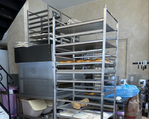 Industrie - Bakkerijkarren - Wielen - Inox - In de winkel