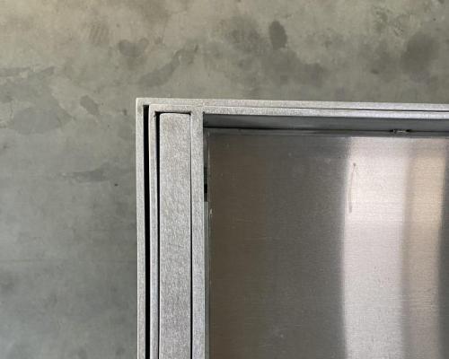0035484 Kelderluik - Hout - Inox - Manueel - Binnen - Tochtdichting