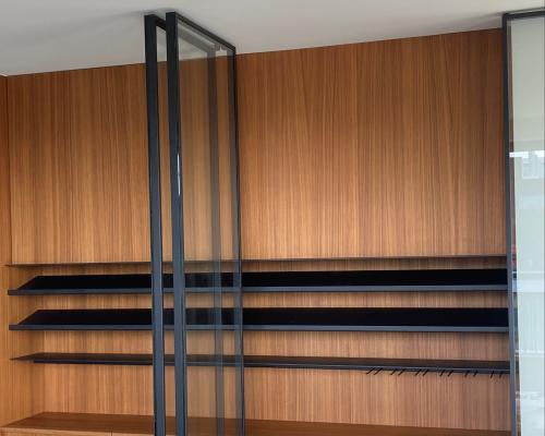 Barkastdeuren+ legplanken + glazenhouder - Inox gelakt