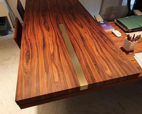 Tafels en onderstellen - Onderstel en detail bureau - Messing