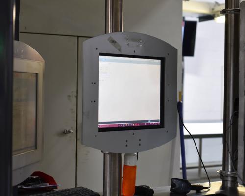 Industrie - Tafels en onderstellen - Zwevend bedieningsgeheel - Inox