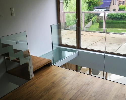 Passerelle - Glazen platform - Staal gelakt - Helder glas
