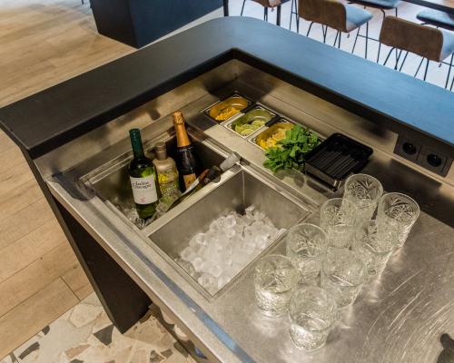 Keuken Horeca - Werkblad bar - IJsemmer - Inox excentrisch geschuurd